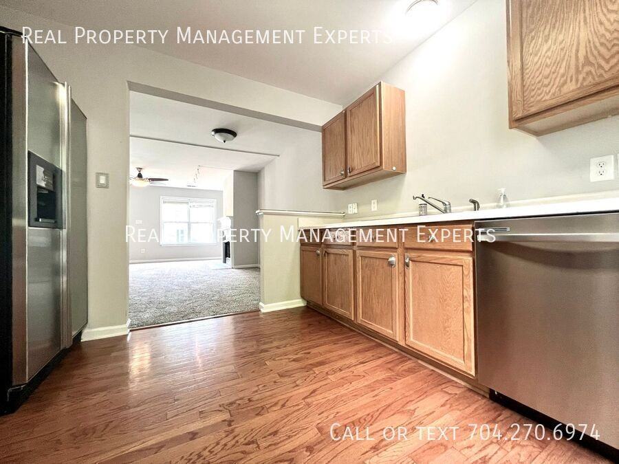 6522 Point Comfort Ln - Photo 5 of 16