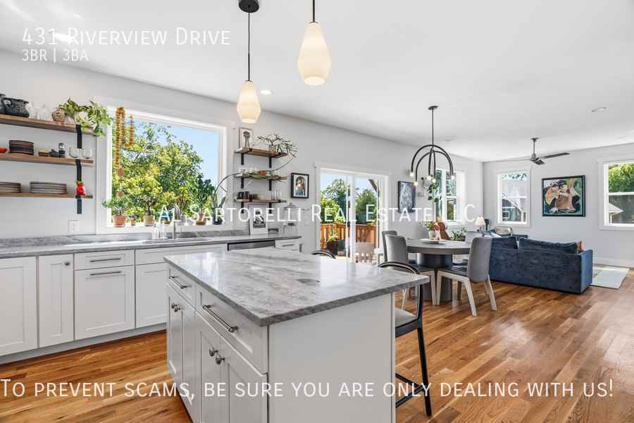 431 Riverview Dr - Photo 2 of 40