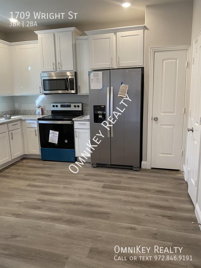 1709 Wright St - Photo 3 of 16