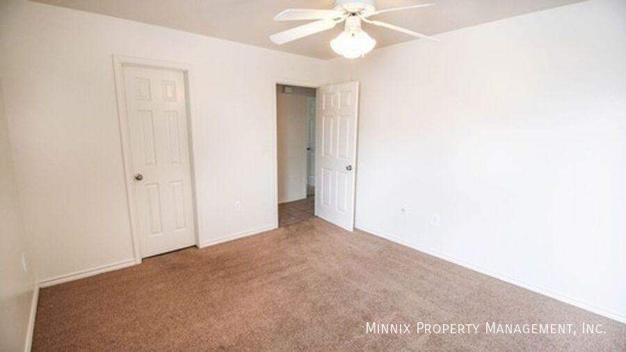 906 N Bangor Ave #A - Photo 7 of 12