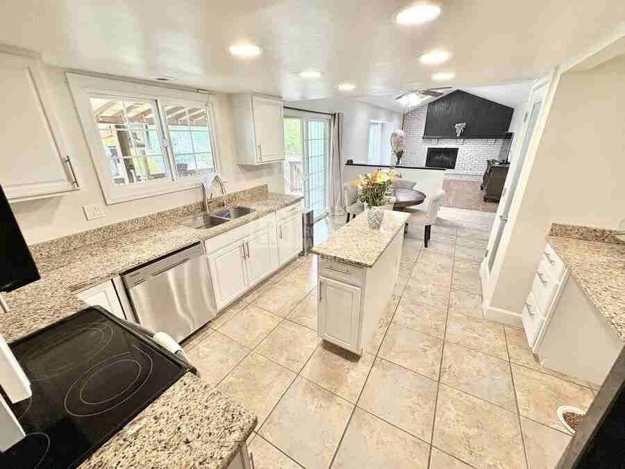 19709 E Flora Pl - Photo 6 of 29