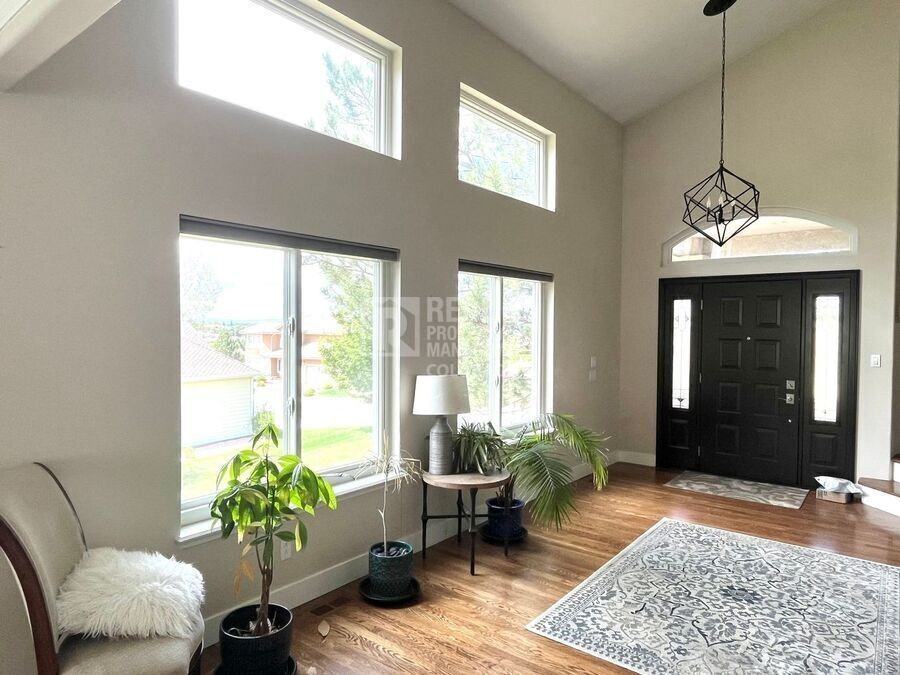 5016 Briscoglen Dr - Photo 3 of 5