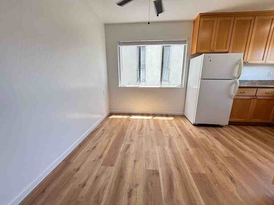 210 Athol Ave #10 - Photo 4 of 22