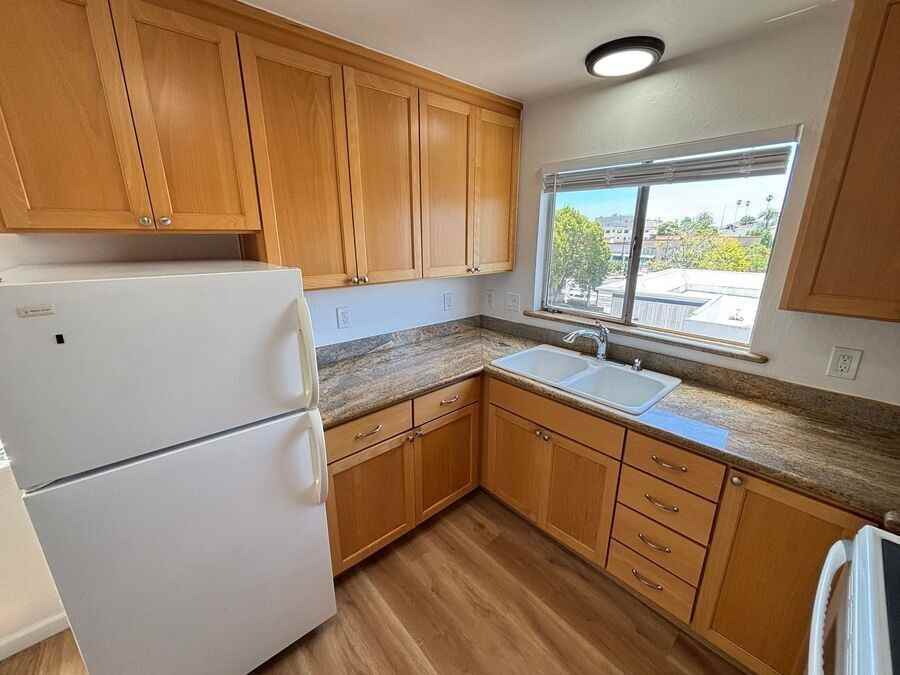 210 Athol Ave #10 - Photo 7 of 22