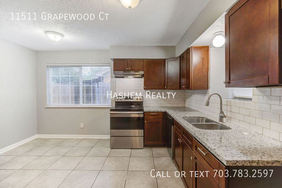 11511 Grapewood Ct - Photo 3 of 23