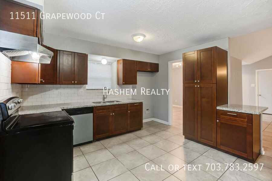11511 Grapewood Ct - Photo 4 of 23