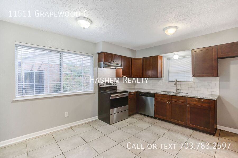 11511 Grapewood Ct - Photo 5 of 23