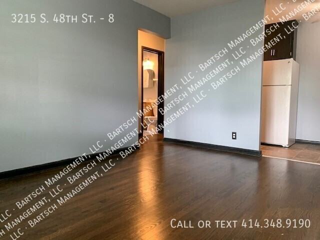 3215 S 48th St #8 - Photo 4 of 5