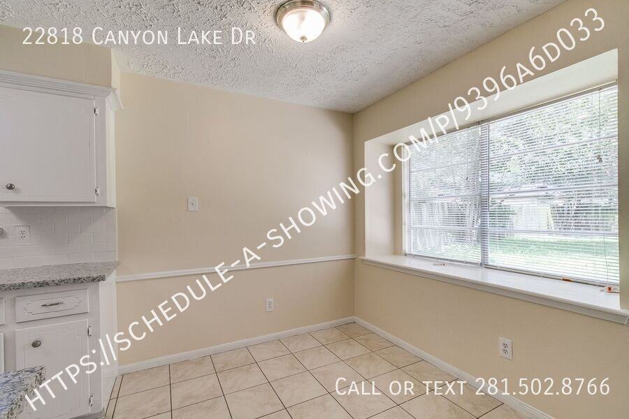 22818 Canyon Lake Dr - Photo 5 of 15