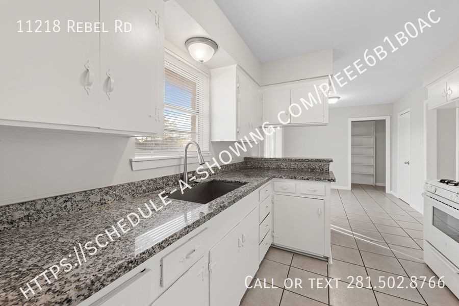 11218 Rebel Rd - Photo 3 of 13