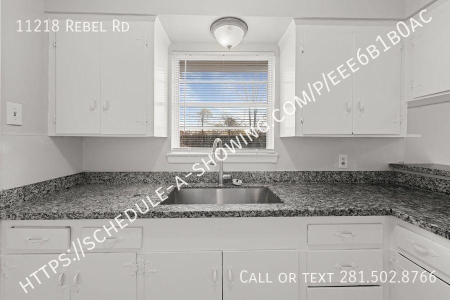 11218 Rebel Rd - Photo 6 of 13