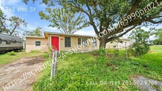 741 Vine St - Photo 1 of 1