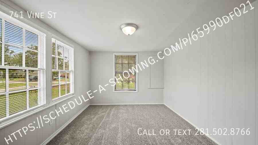 741 Vine St - Photo 6 of 13