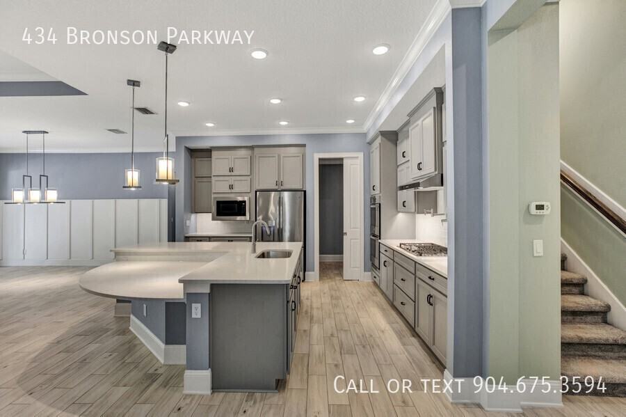434 Bronson Pkwy - Photo 5 of 50