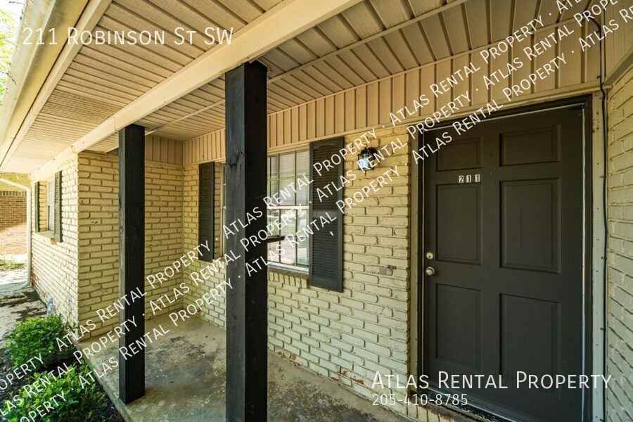 211 Robinson St Sw - Photo 3 of 17
