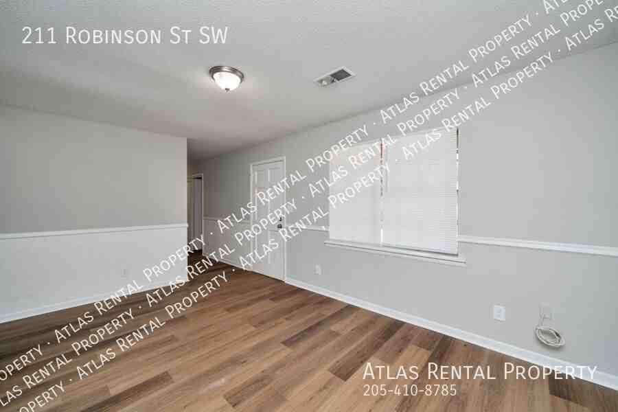211 Robinson St Sw - Photo 4 of 17