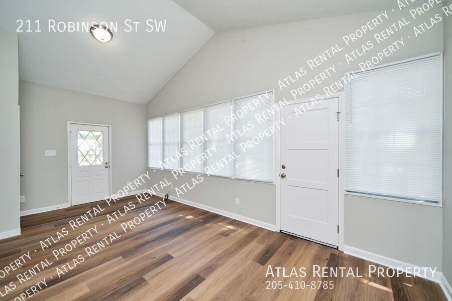211 Robinson St Sw - Photo 6 of 17