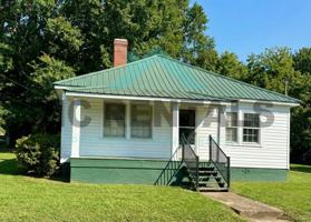 featured image of 1318 Front St