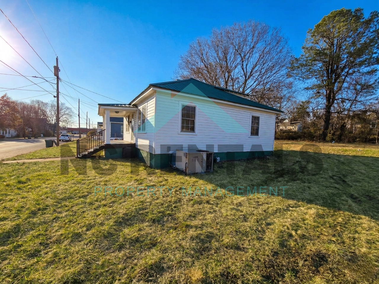 1318 Front St - Photo 3 of 24