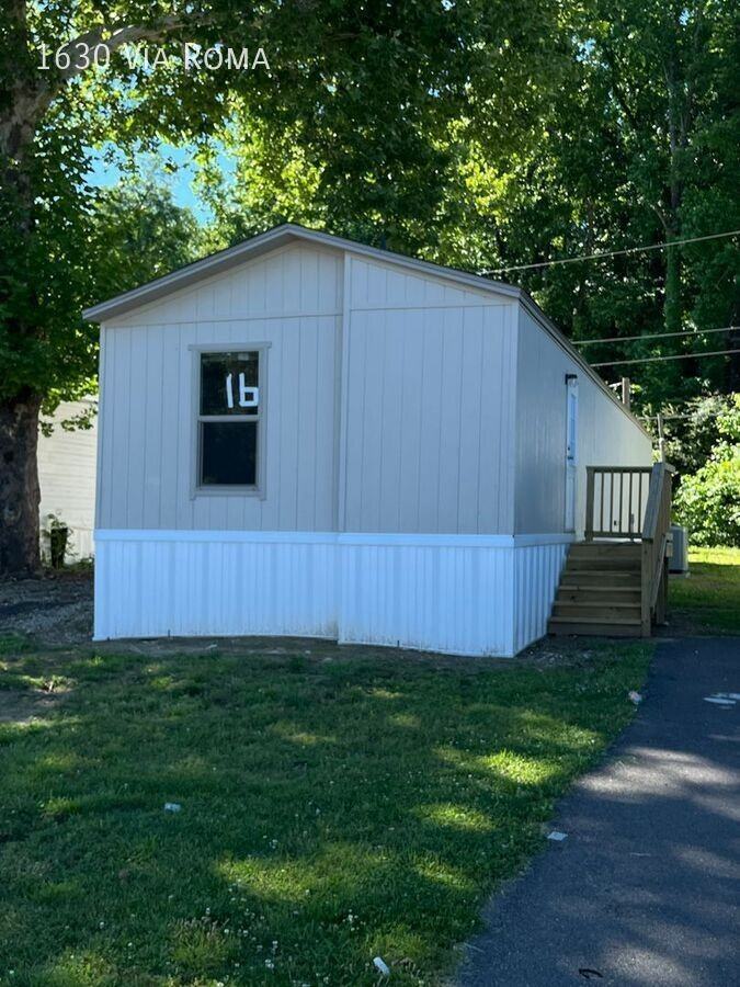 1630 Via Roma Dr - Photo 2 of 10