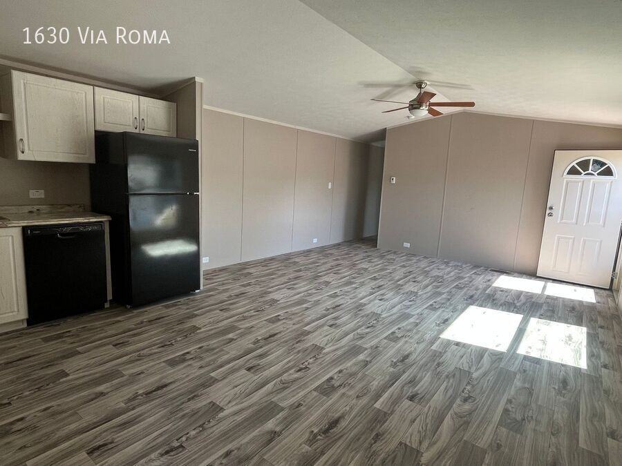 1630 Via Roma Dr - Photo 3 of 10