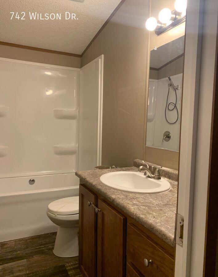 742 Wilson Dr - Photo 7 of 7
