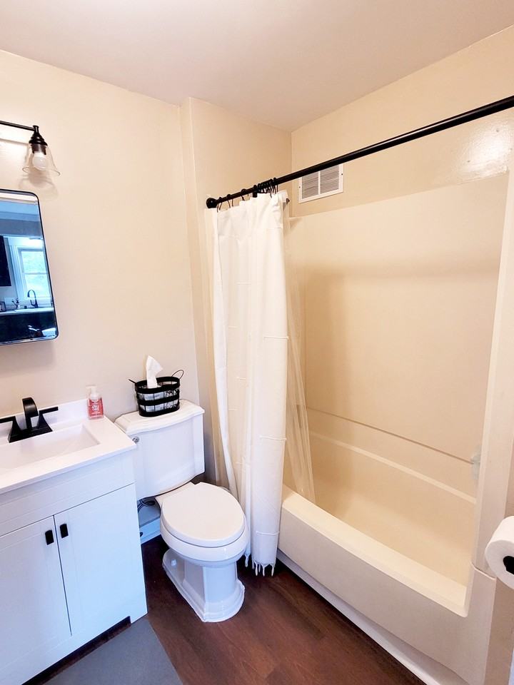 817 Glenlyon Ln #NA - Photo 7 of 15