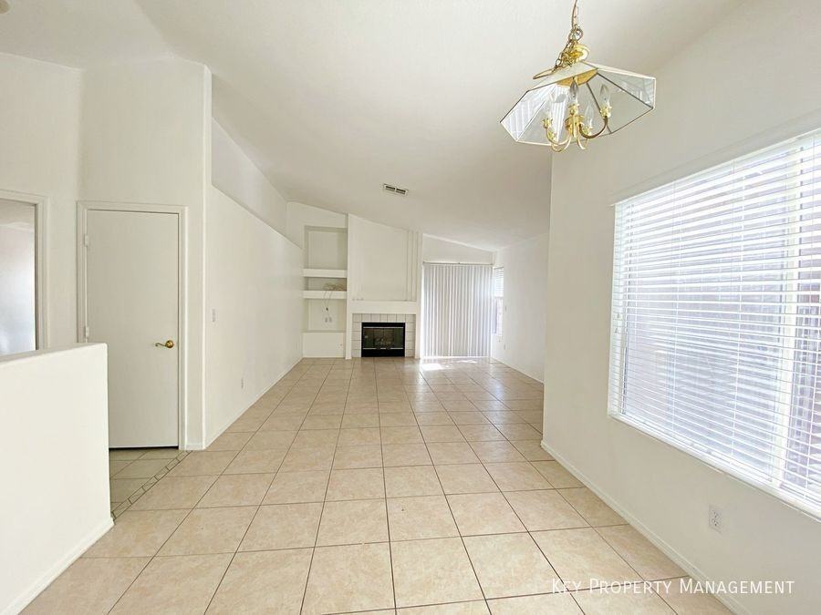 873 Prairie Grass Dr - Photo 5 of 23
