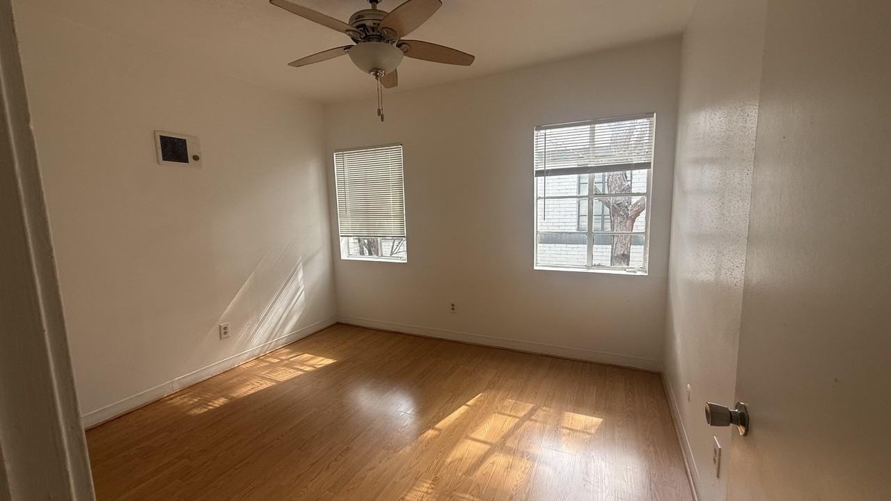 5607 Jackson - 02 #5607-02 - Photo 5 of 10