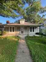 featured image of 104 S Walnut St