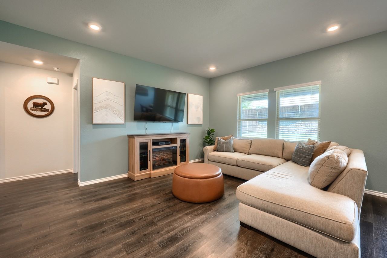 3005 Barnhart Way #1 - Photo 5 of 28