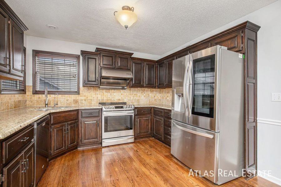1312 Se Princeton Pl - Photo 5 of 49