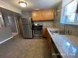 featured image of 1833 N Hooker St