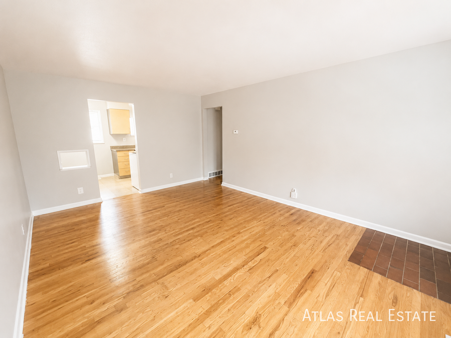 124 W Cheyenne Rd - Photo 2 of 17