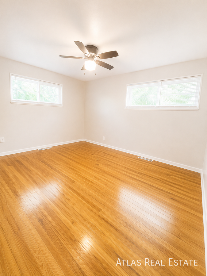124 W Cheyenne Rd - Photo 6 of 17