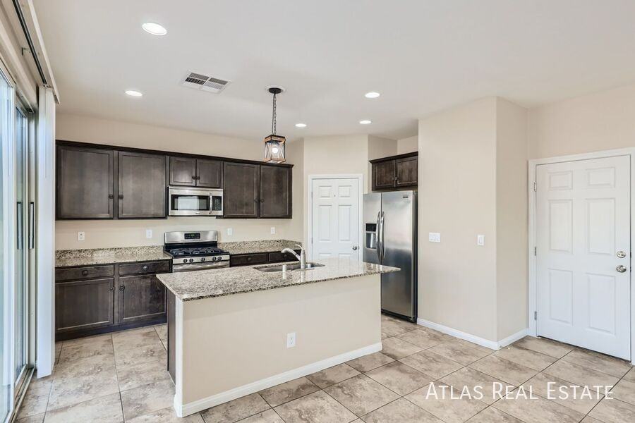 3936 Carol Bailey Ave - Photo 7 of 31