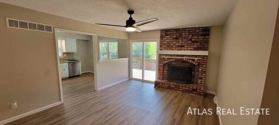 14611 Nw 67th St - Photo 3 of 20