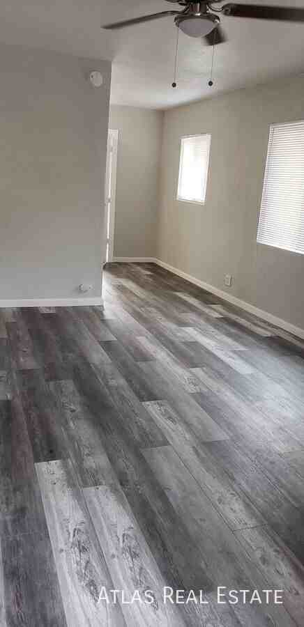 608 N Center St - Photo 4 of 9