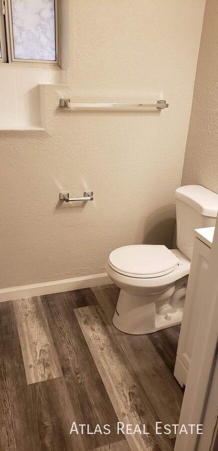 608 N Center St - Photo 6 of 9