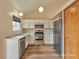 featured image of 8150 Camfield Cir
