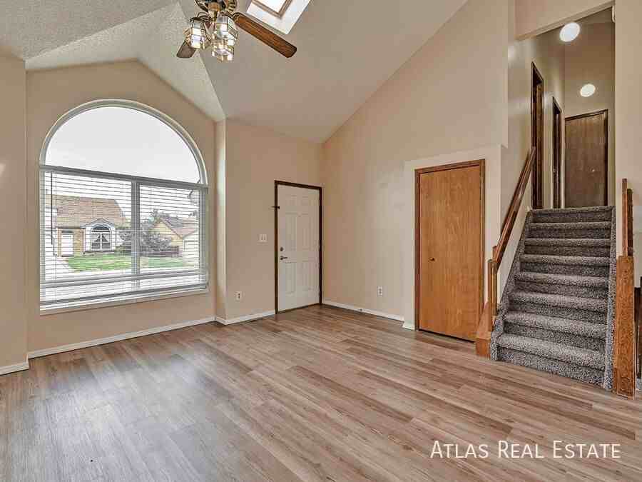 8150 Camfield Cir - Photo 6 of 25
