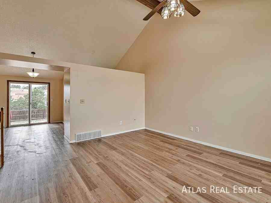 8150 Camfield Cir - Photo 7 of 25