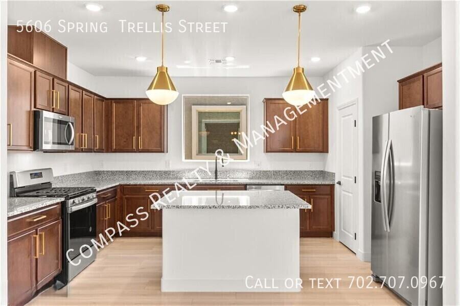 5606 Spring Trellis St - Photo 5 of 22