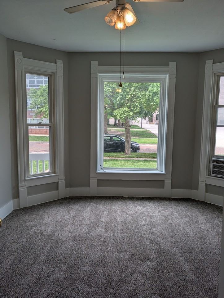 405 West White Street - Photo 3 of 20