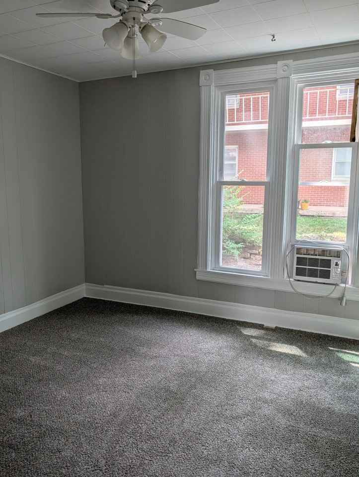 405 West White Street - Photo 6 of 20
