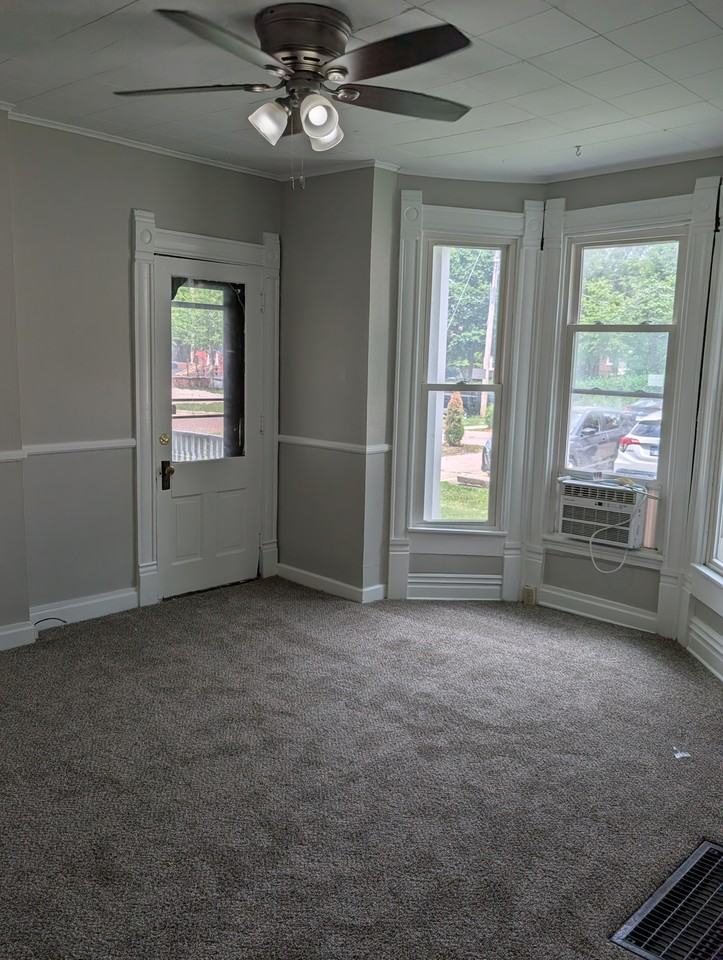 405 West White Street - Photo 7 of 20