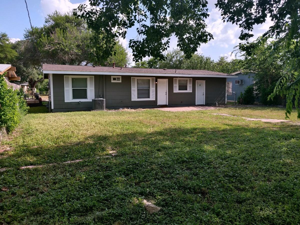 5027 Village Grn #NA - Photo 2 of 24