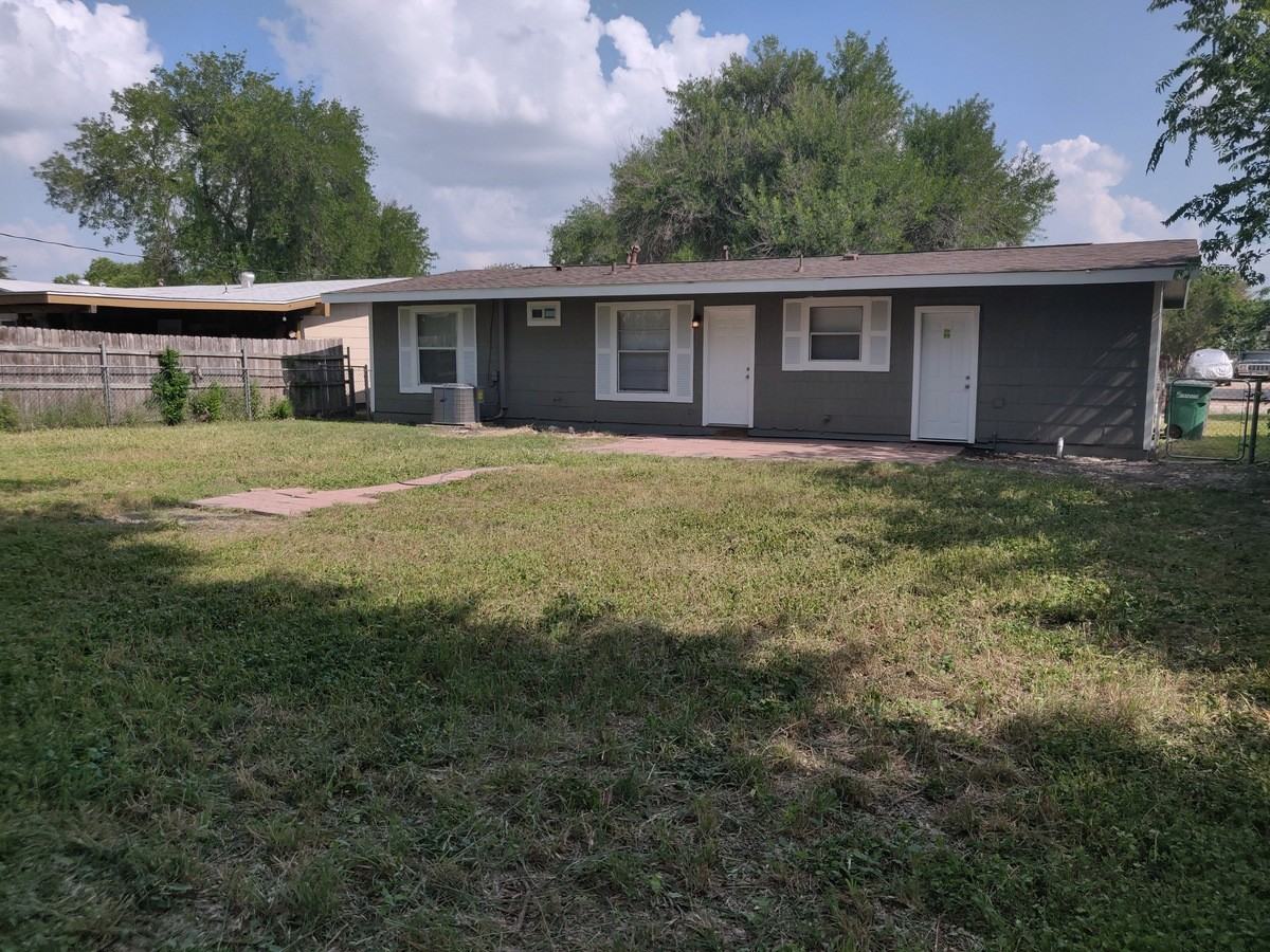 5027 Village Grn #NA - Photo 3 of 24