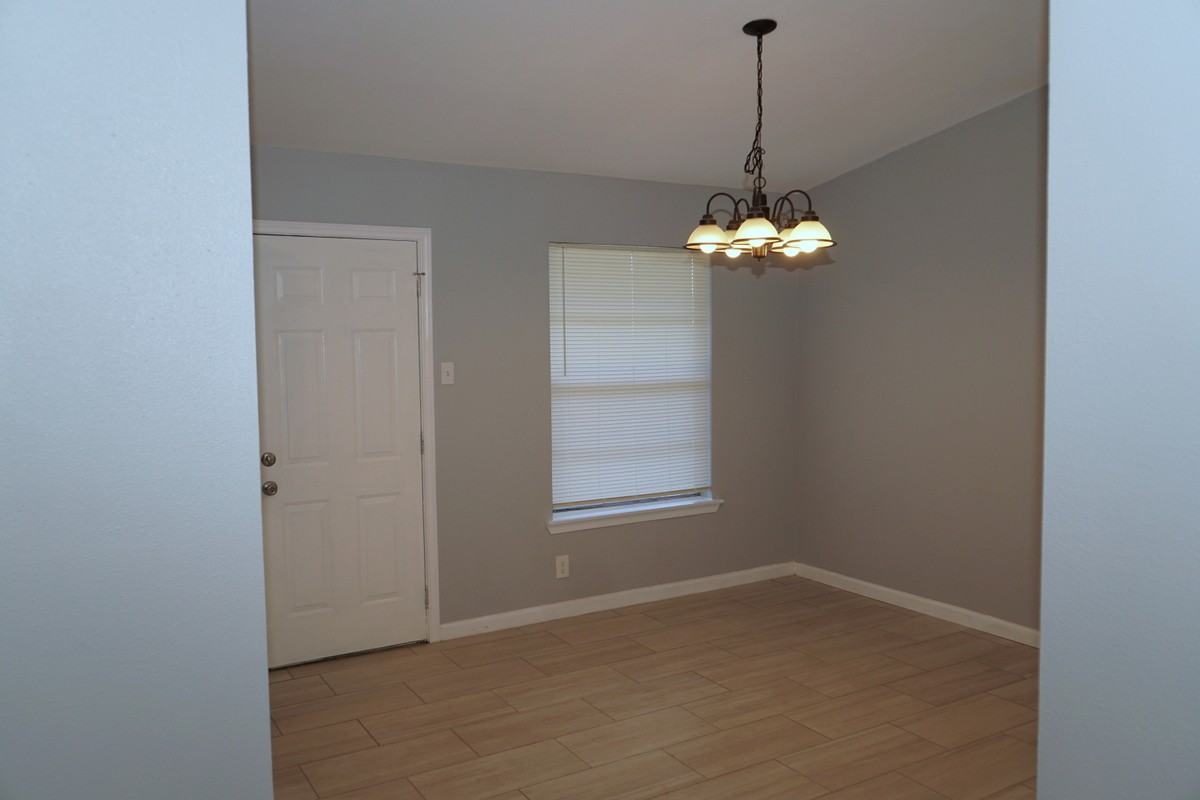 5027 Village Grn #NA - Photo 7 of 24