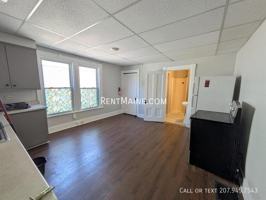 featured image of 204 Maple St #1